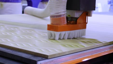 máquina de procesamiento de madera cnc, tecnología moderna en la industria.