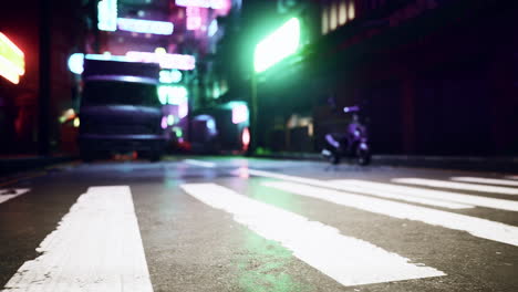 una calle nocturna de la ciudad