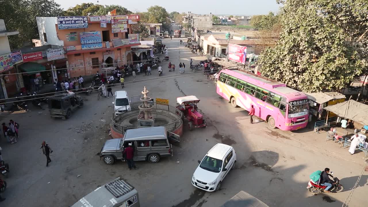 Market and central square at Dooni city, Rajasthan. Handheld