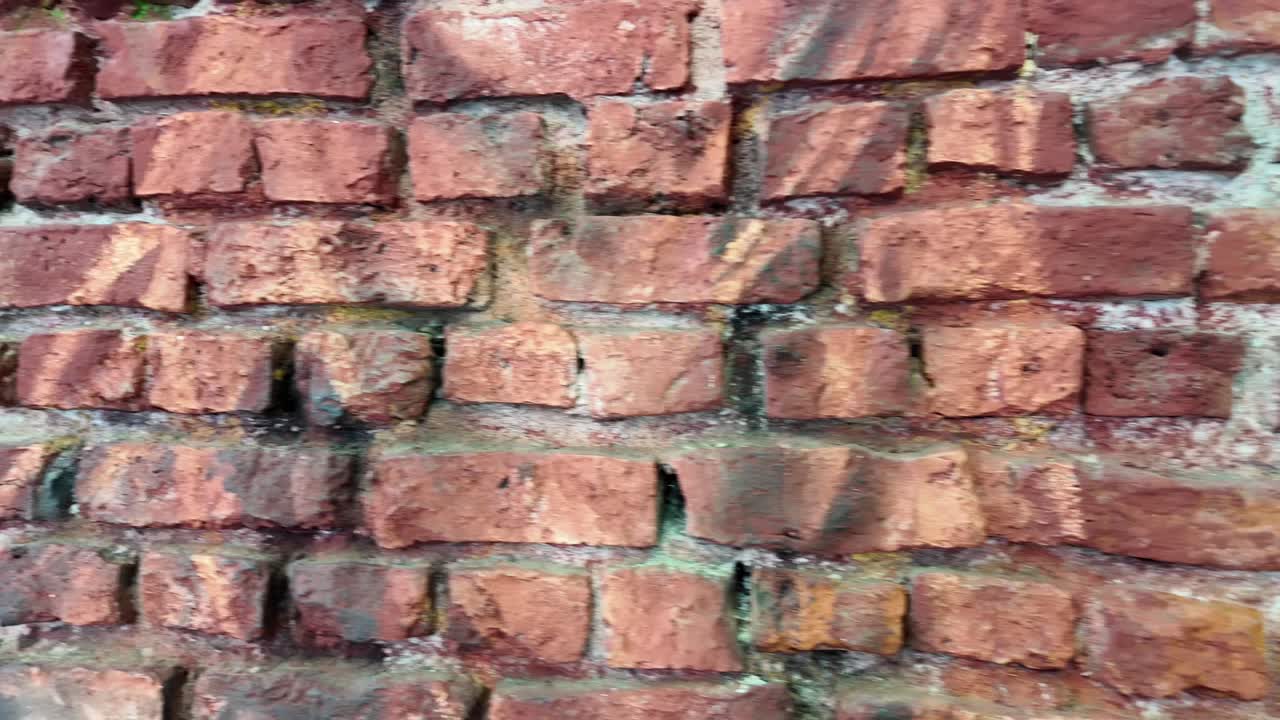 오래된 은 벽돌 벽의 클로즈업