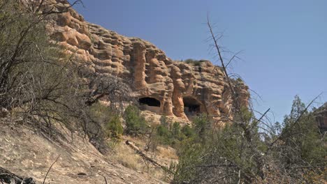 Ruinen-Des-Gila-Klippenwohnungen-Nationaldenkmals-In-Klippen,-New-Mexiko