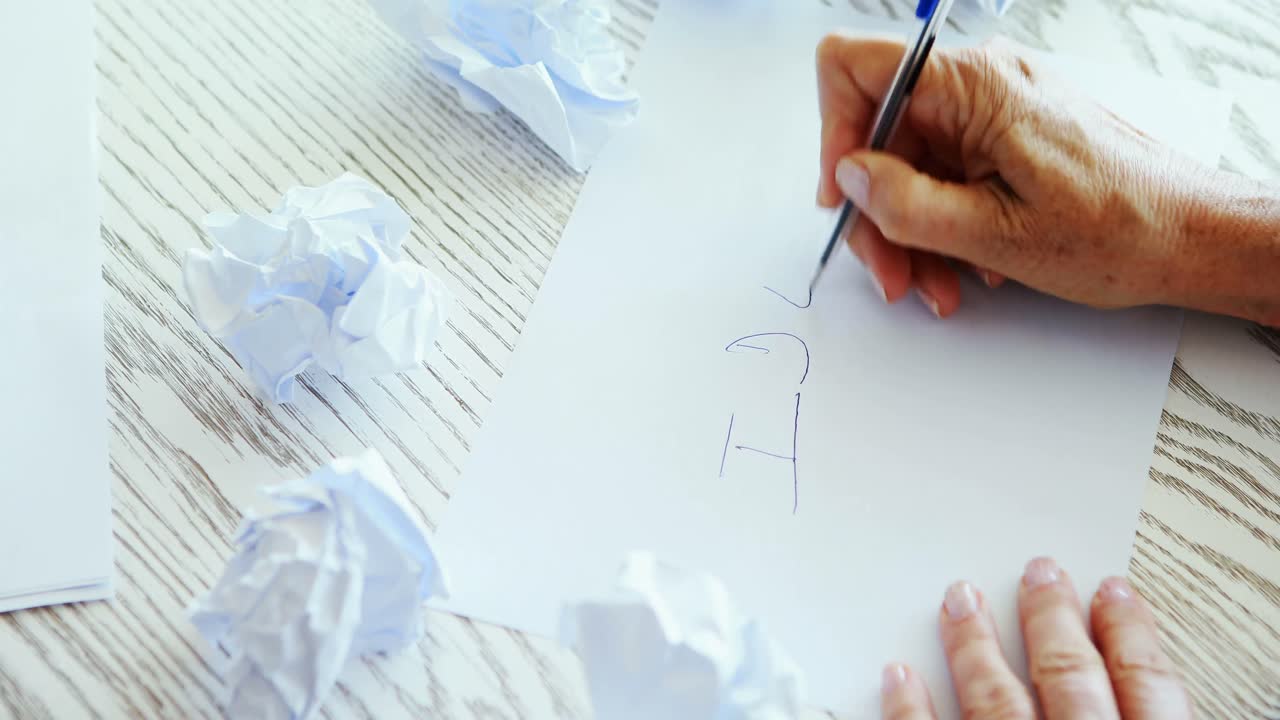 escritura ejecutiva en papel 4k