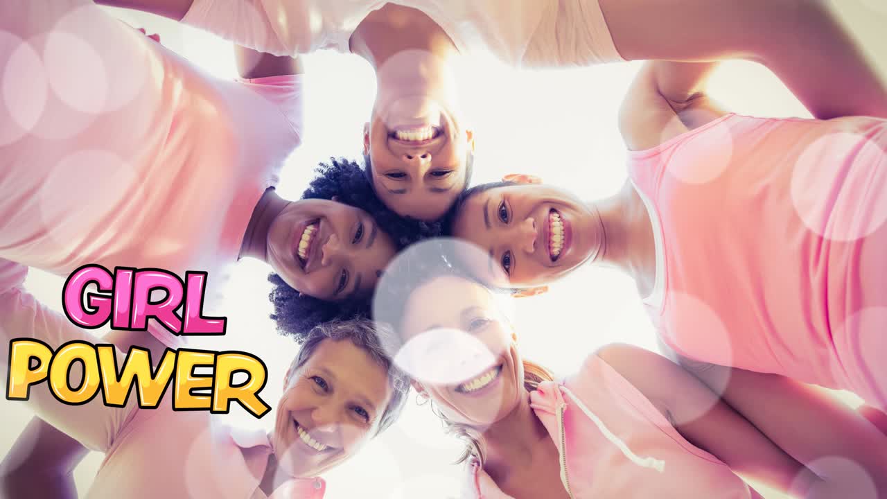 소녀 파워 텍스트의 애니메이션 다양한 그룹의 다양한 그룹의 웃는 여성