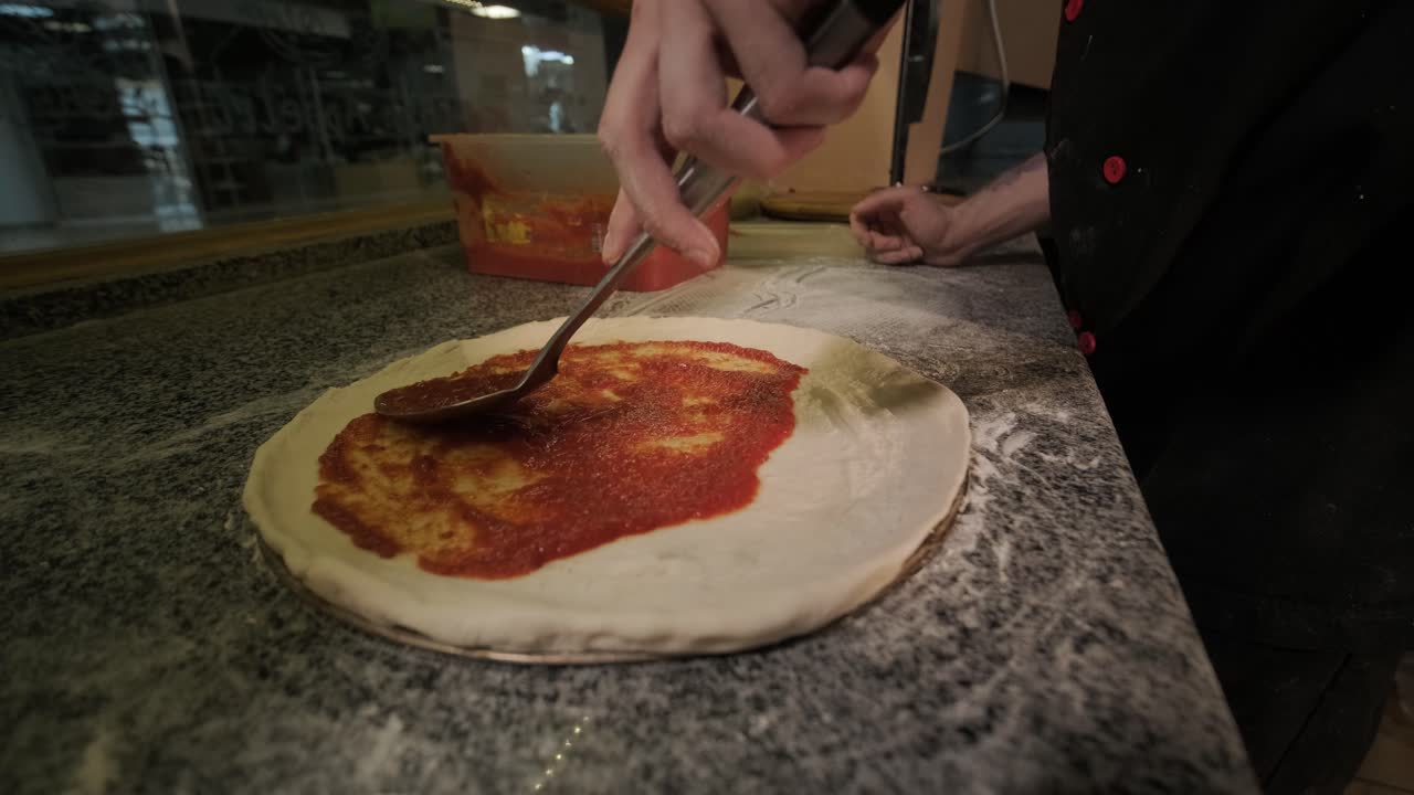 preparación de pizzas