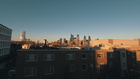 Philadelphia,-Pennsylvania-Skyline-Sonnenuntergang-Im-Zeitraffer-über-Der-Innenstadt