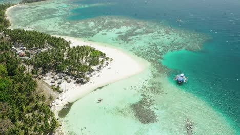 Tropical-beach-in-Palawan,-Philipines