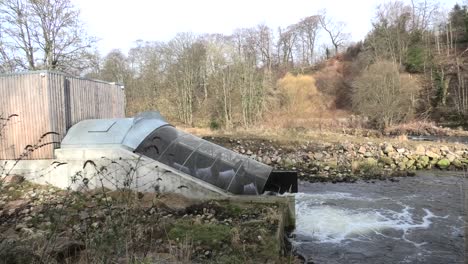 Archimedes-Screw-generating-electricity-on-the-river-Don-side-view