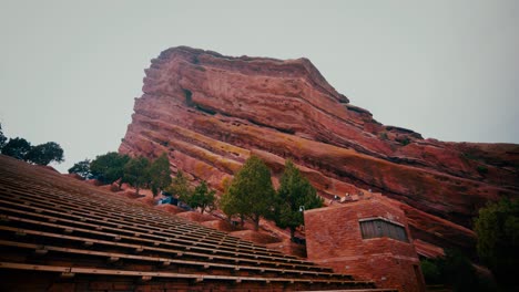 North-Rock-Of-Red-Rocks-Amphitheater-Und-Leere-Sitzplätze