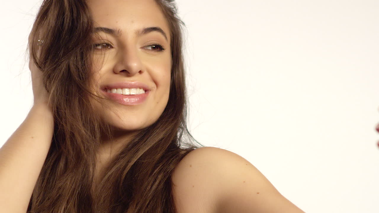 cu joven posa para selfie