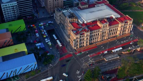 Hotels-Und-Apartments-In-Brisbane,-CBD,-Mit-Enthüllter-Queen&#39;s-Wharf-Baustelle