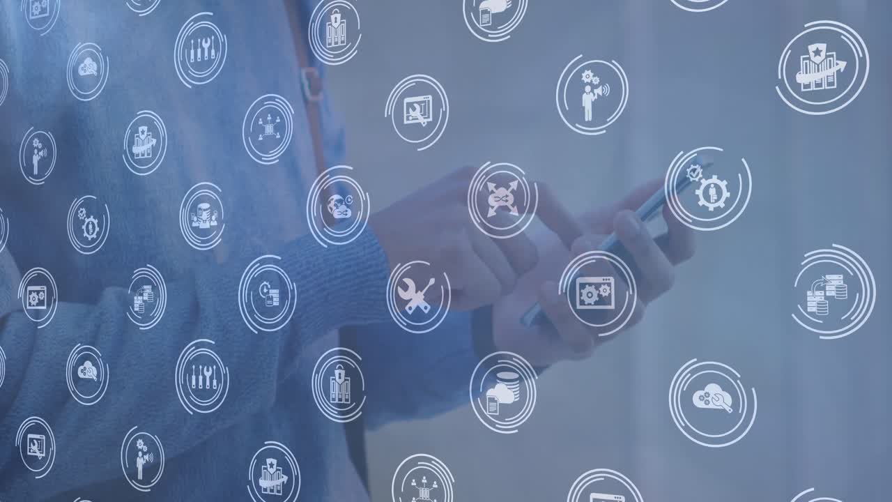 animación de conexiones con iconos tecnológicos sobre las manos de un hombre caucásico que usa un teléfono inteligente