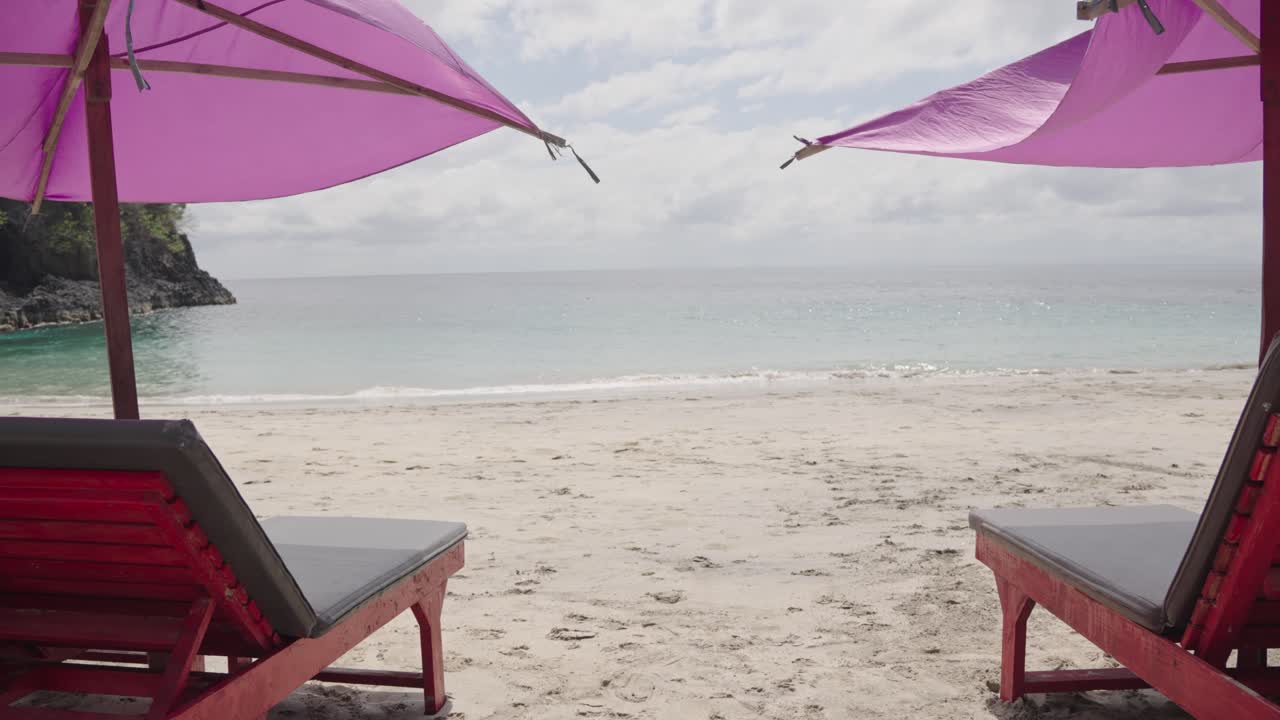 발리 해변으로 여행