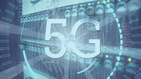 Animación-De-Texto-5g-Sobre-Un-Escáner-Giratorio-Y-Un-Punto-De-Luz-Contra-El-Primer-Plano-Del-Servidor-Informático