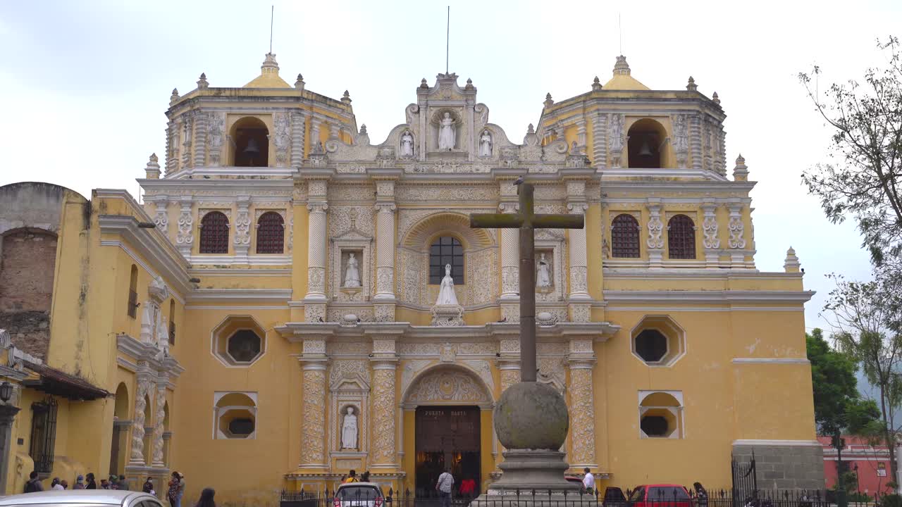 iglesia la merced en antigua guatemala