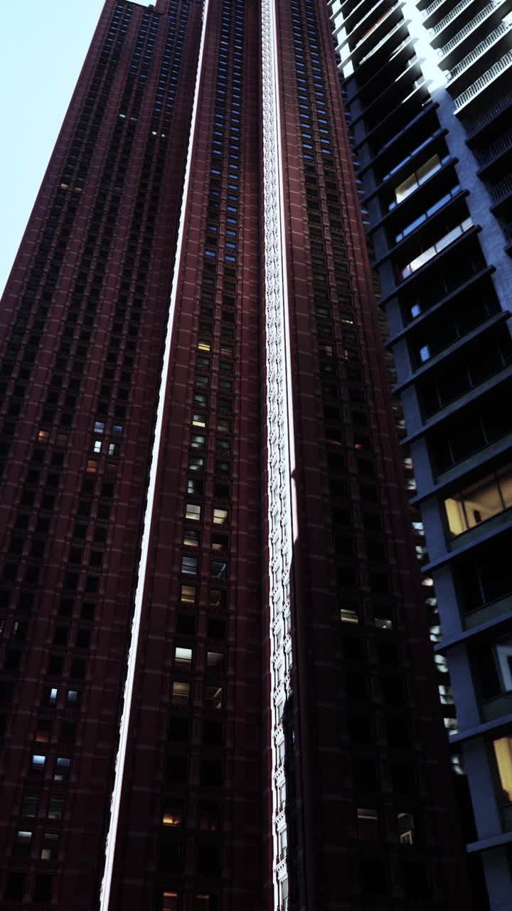 edificios altos en una ciudad