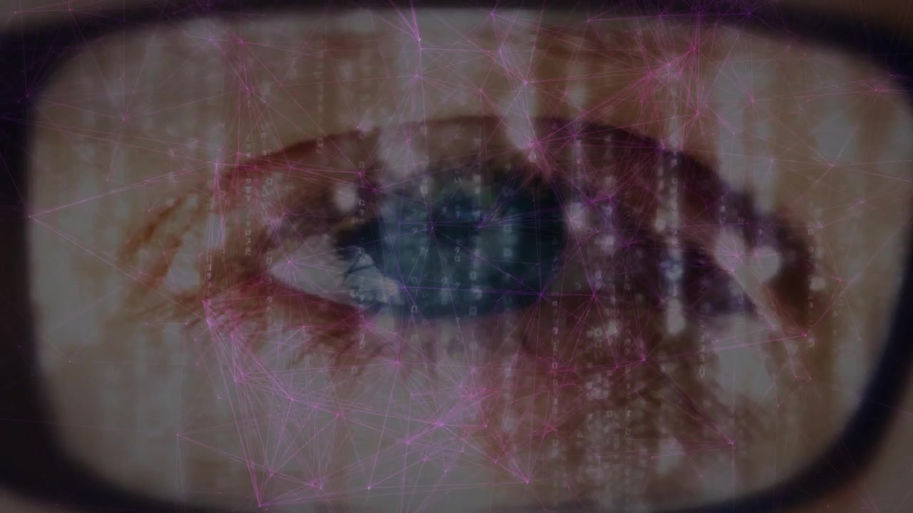 Nærbilde av menneskeøye som reflekterer digitale data og nettverkstilkoblinger