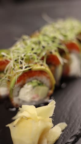 avocado salmon roll