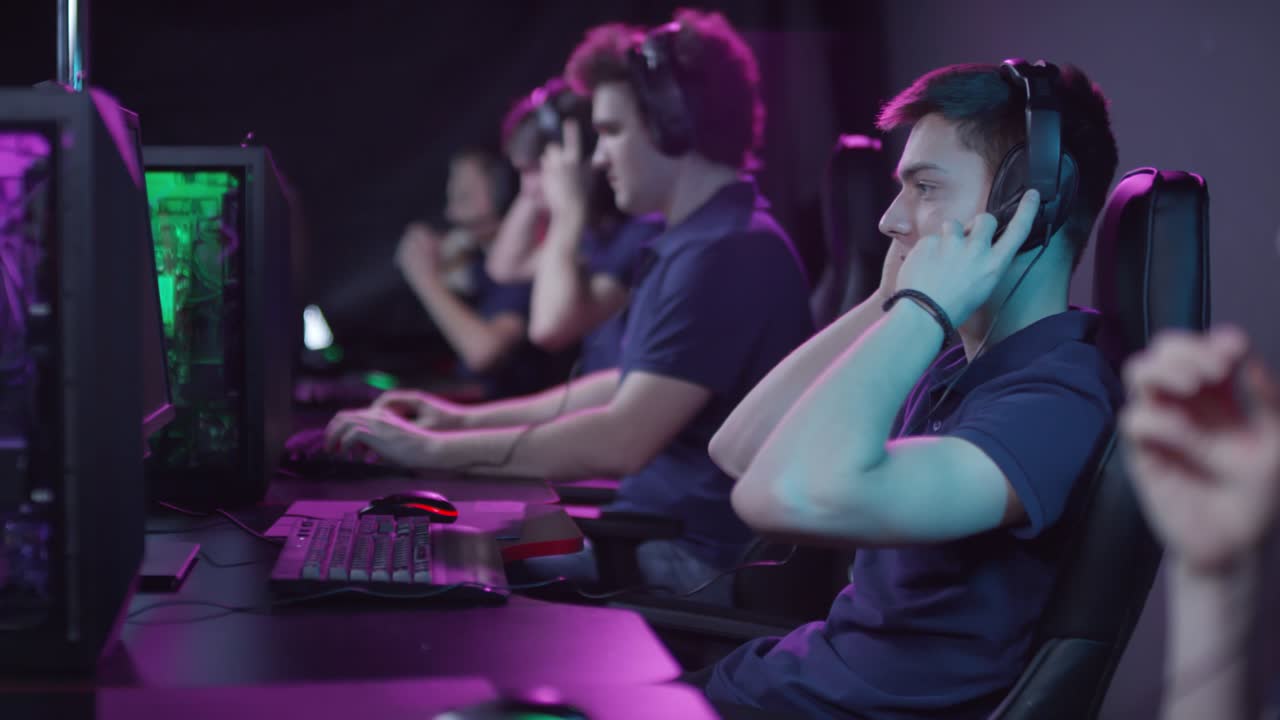 jugadores comenzando una nueva ronda