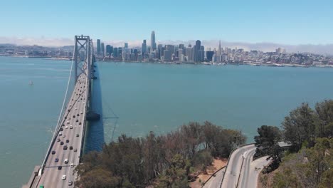 Drone-Volando-Sobre-El-Puente-De-San-Francisco