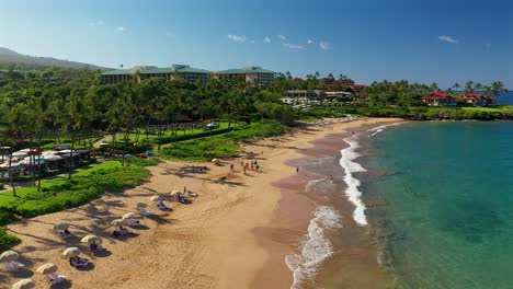 Low-aerial-flyover-of-Wailea-Beach-in-Maui-Hawaii