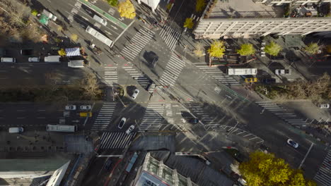 Aerial-birds-eye-overhead-top-down-ascending-view-of-multiple-streets-crossroad.-Manhattan,-New-York-City,-USA