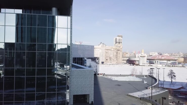 Paisaje urbano en invierno con arquitectura moderna