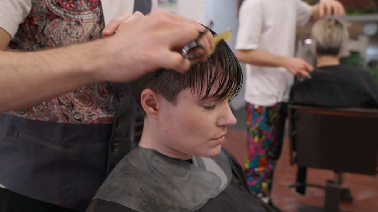 corte de pelo en un salón