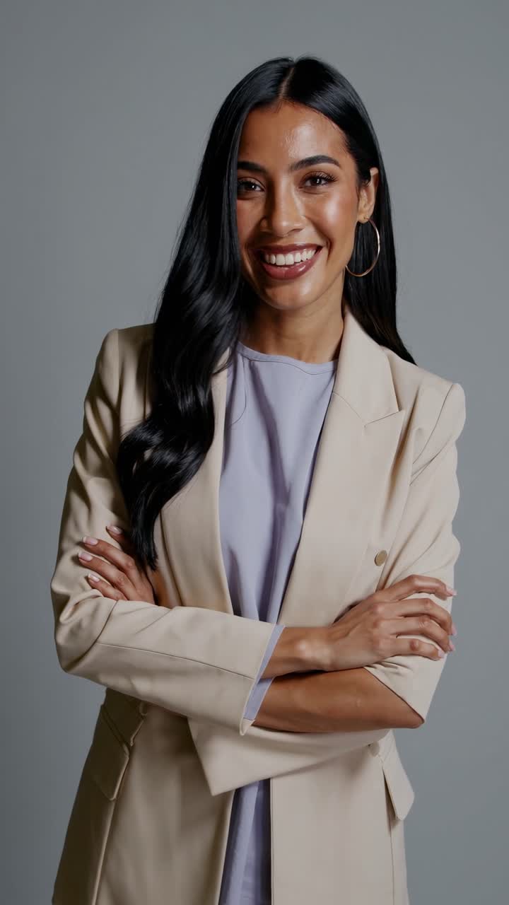 retrato de una mujer de negocios confiada