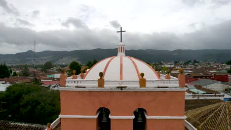 aufsteigender schuss von arco del carmen in san cristobal de las casas mexiko