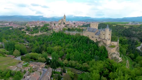 Lcázar:-Espectaculares-Torres-Y-Torreones