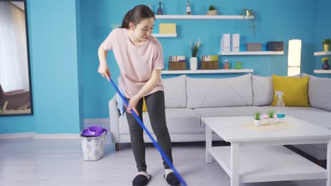 asian young woman cleaning.