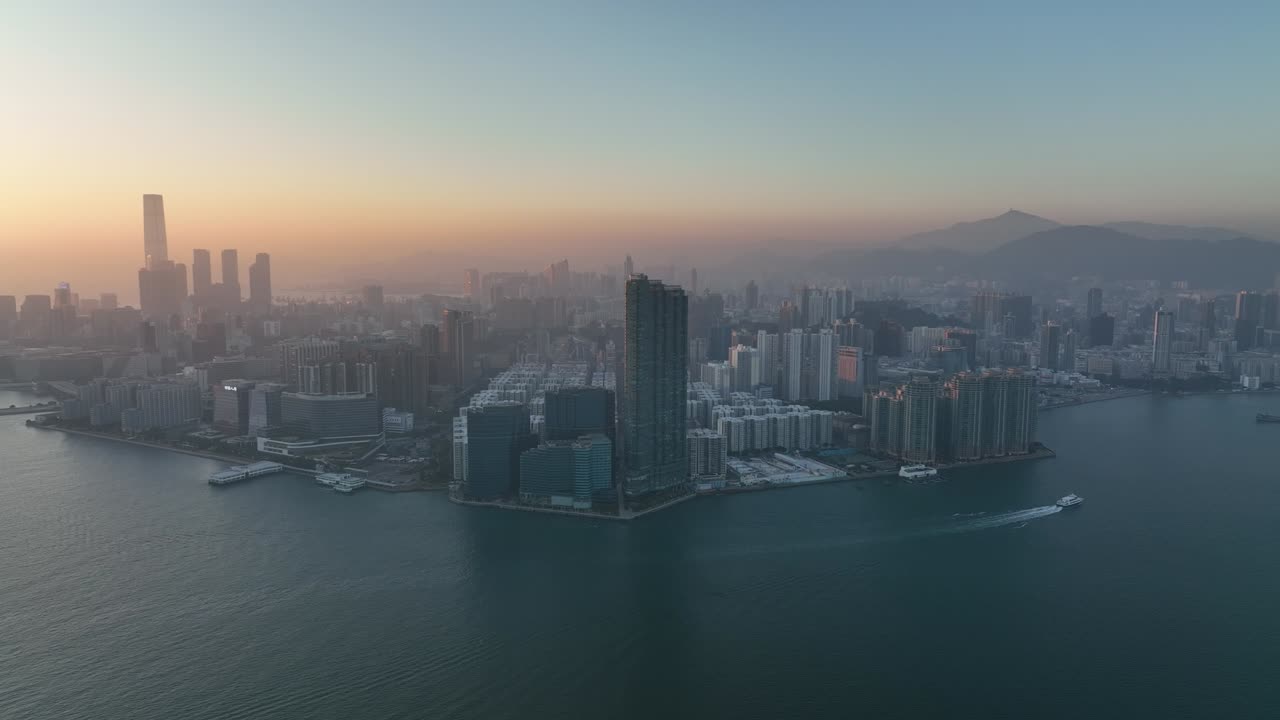 imágenes aéreas en 4k de la ciudad de hong kong al atardecer