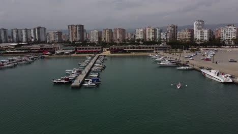 Luftaufnahme-Meer-Boot-Marina