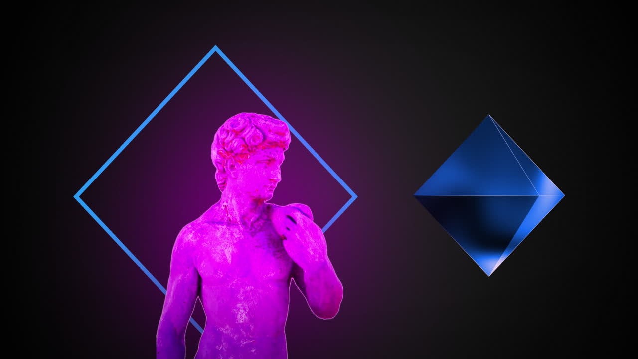 animación de busto de escultura antigua con glitch moviéndose sobre formas en fondo negro.