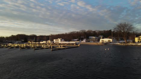 Üppige-Orangen-Und-Rottöne-Am-Muskegon-Lake