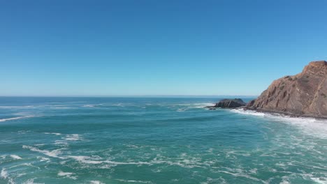 surf na praia da arrifana, portugal