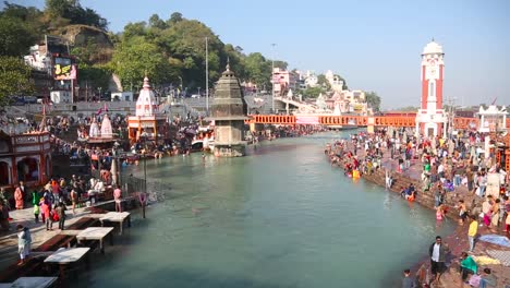 haridwar,uttarakhand,india shot of haridwar,har ki pauri showing pilgrims performing hindu rituals and prayers at holy river ganga ghats