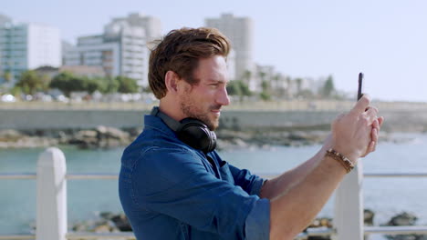hombre de negocios, teléfono y grabación de video para social
