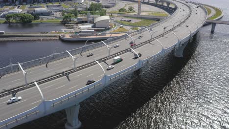 tiro de seguimiento lento de drones aéreos del puente de diámetro de alta velocidad occidental, golfo de finlandia en san petersburgo, rusia