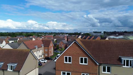 Drone-view-of-Edison-Drive-apartment-complex-in-Rugby,-Warwickshire-in-United-Kingdom