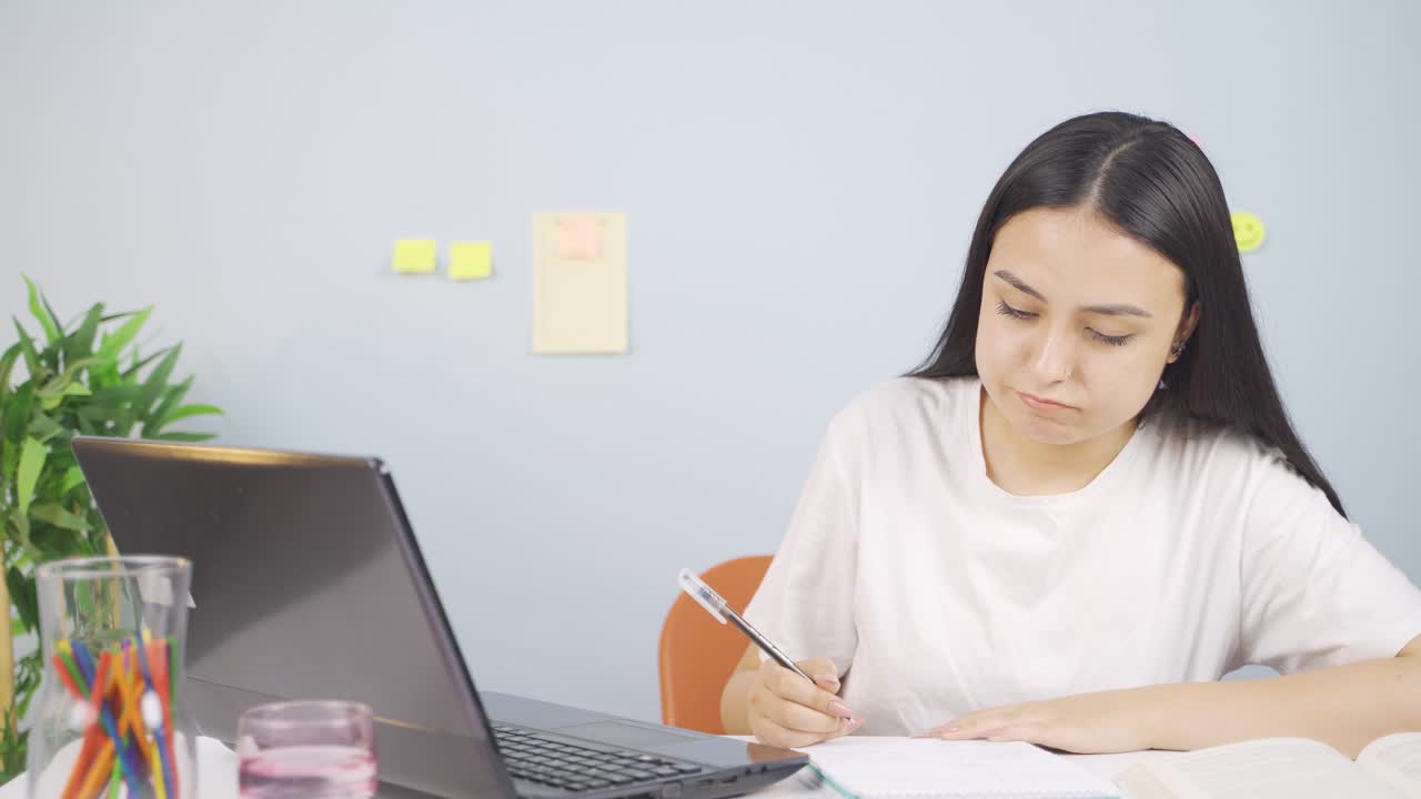 estudiante experimentando pérdida de motivación.