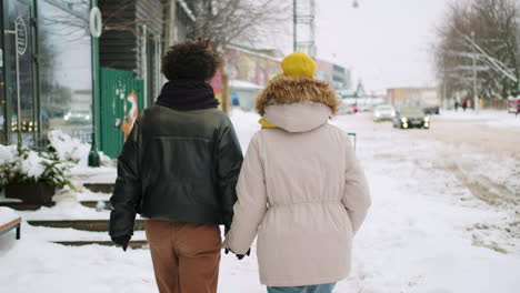 girlfriends in the street