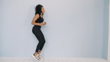 mujer haciendo ejercicio