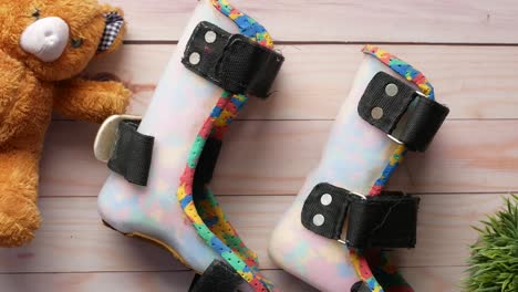 children's leg brace with teddy bear