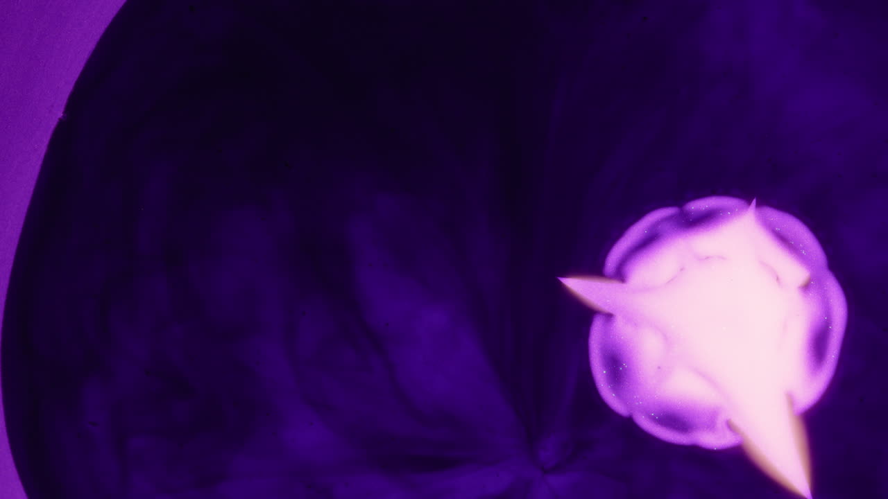 en expansión en forma de estrella orgánico púrpura arte abstracto efecto fluido