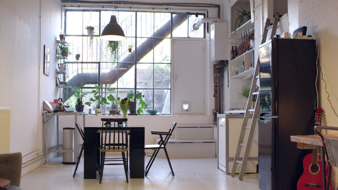 현대적 인 아파트 개조 에 있는 개방적 인 계획 의 생활 구역