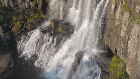 Mittelklasse-Stativclip-Des-Wasserfalls-Ebor-Falls-Nach-Starkem-Regenfall