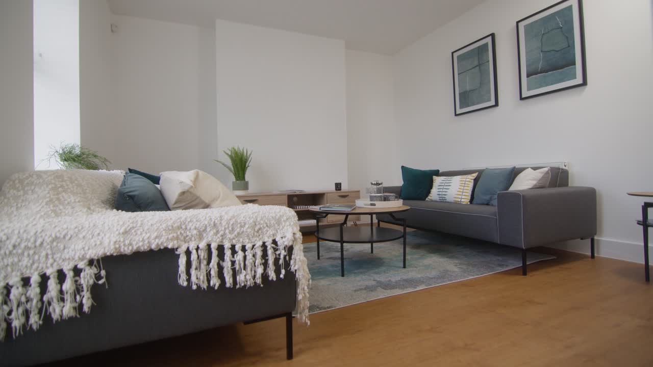 sala de estar en esta casa piloto de nueva construcción