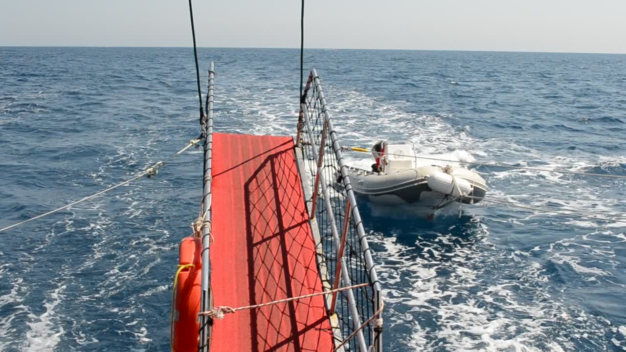 Das Schiff im Meer