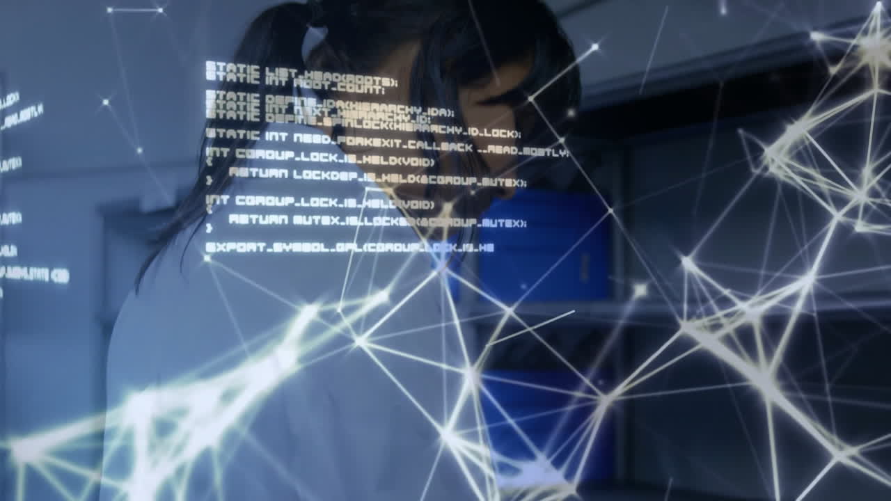 connessioni di rete e animazione di elaborazione dei dati su persona che lavora in ufficio